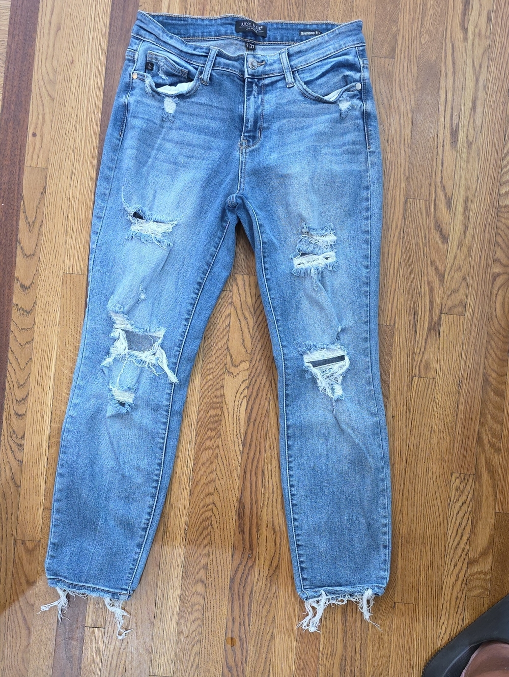 Judy Blue Boyfriend Fit Women's Light Blue Distressed Boyfriend Jeans Size 5/27